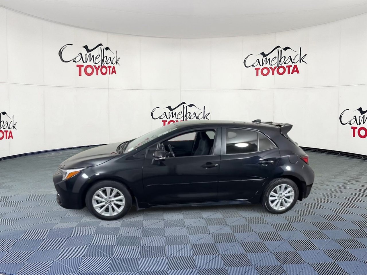 Used 2026 Toyota Corolla SE FWD image 8
