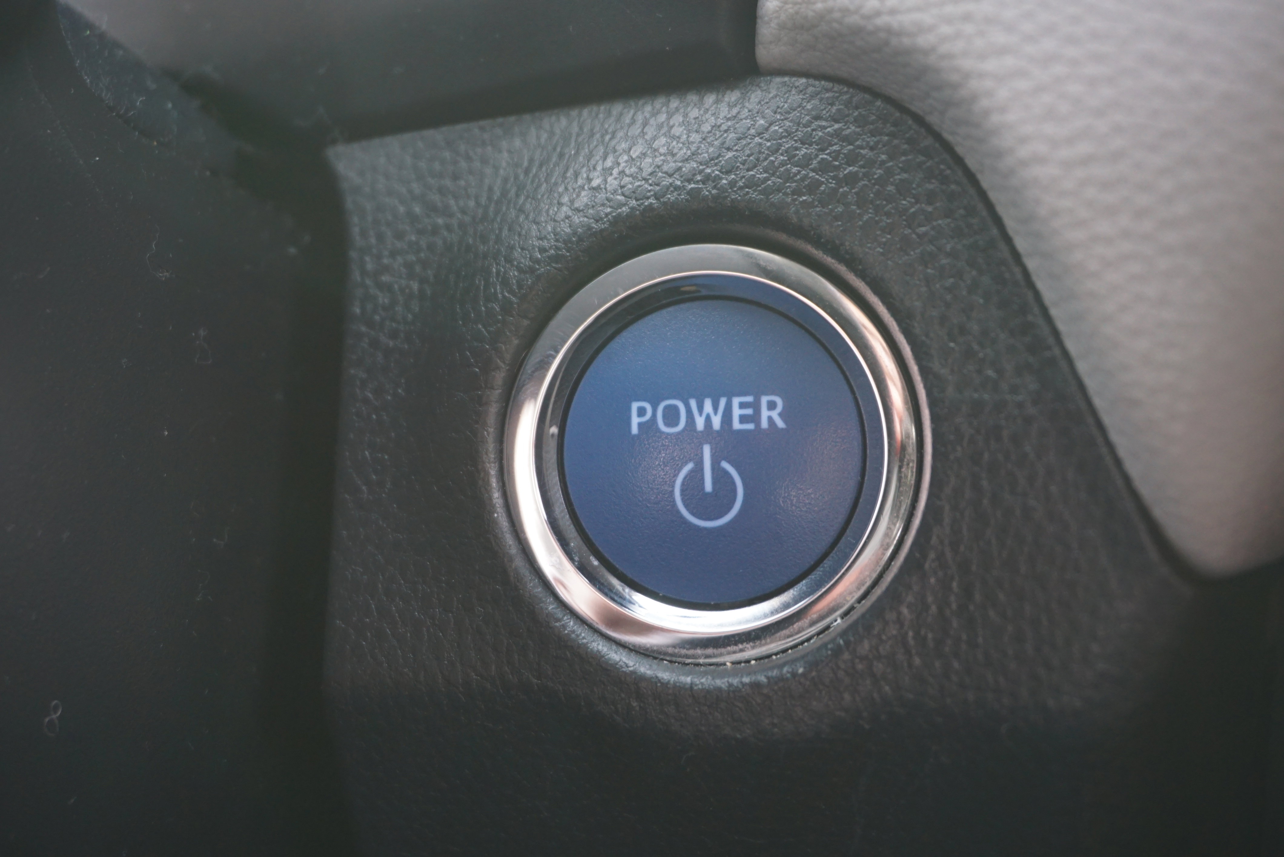 Used 2021 Toyota RAV4 XLE w/ XLE Grade Weather Package image 11