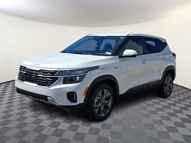 Certified 2025 Kia Seltos LX AWD/4WD image 3