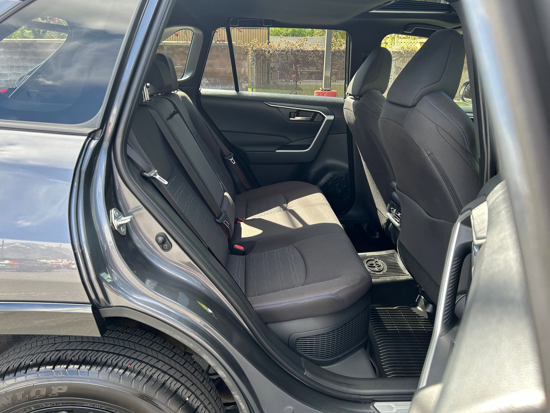 Used 2022 Toyota RAV4 SE w/ Convenience Package AWD/4WD image 26