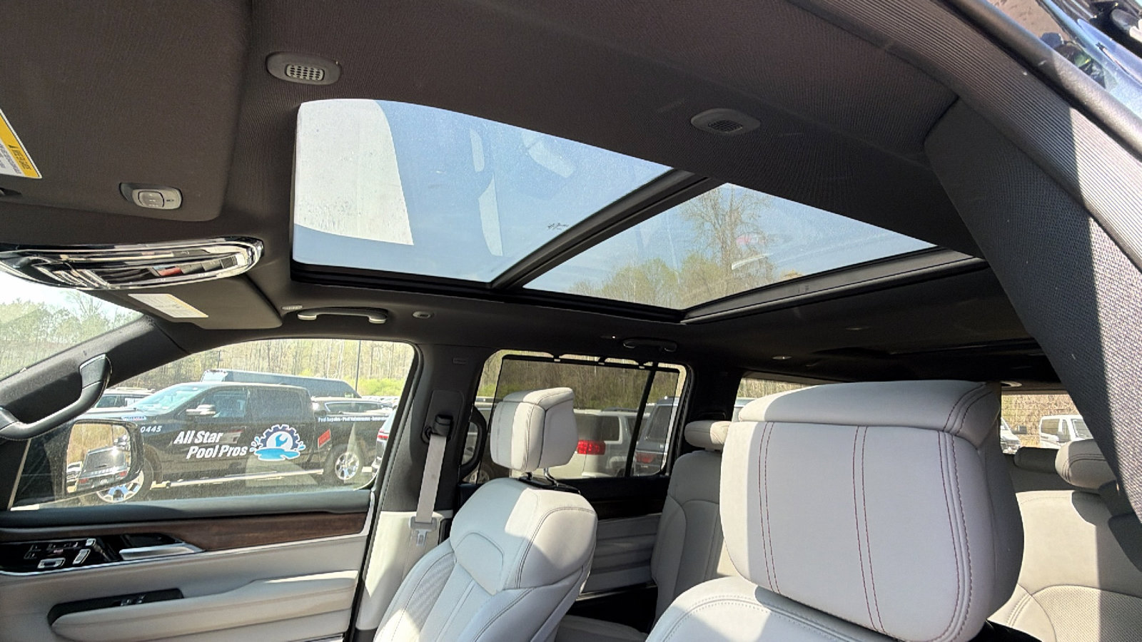 Certified 2025 Jeep Grand Wagoneer 4WD image 18