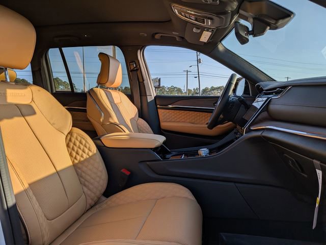 New 2025 Jeep Grand Cherokee Summit w/ Obsidian Package image 30