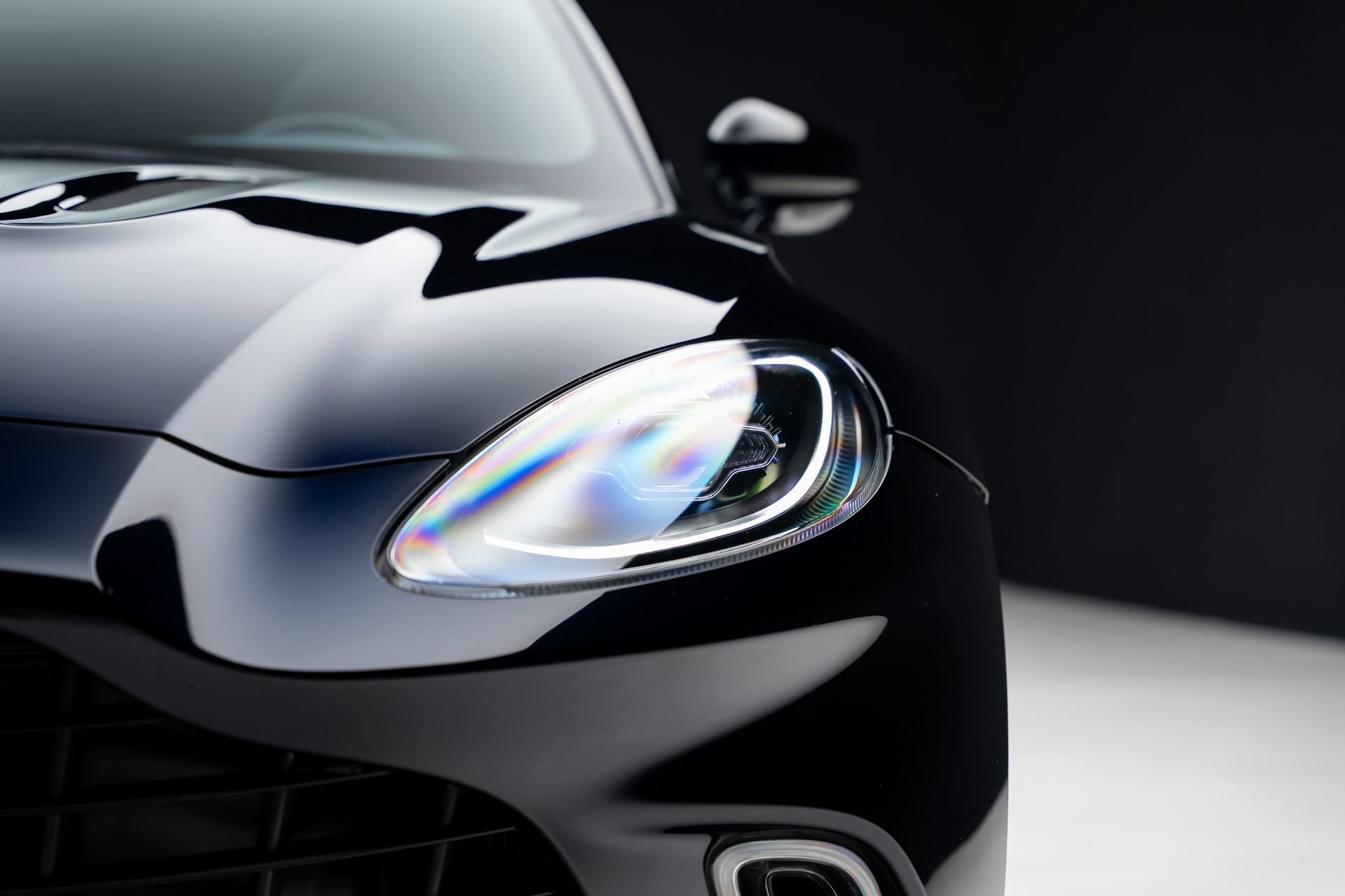 Used 2021 Aston Martin DBX AWD/4WD image 10