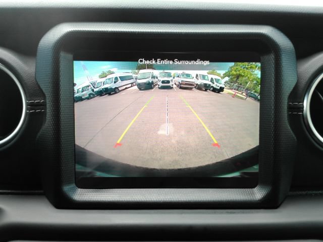 Used 2021 Jeep Wrangler Unlimited Sahara w/ Cold Weather Group AWD/4WD image 11