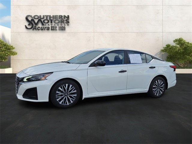 Used 2023 Nissan Altima 2.5 SV