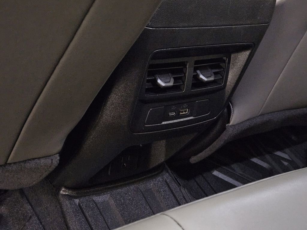 Used 2024 Chevrolet Colorado ZR2 w/ Technology Package AWD/4WD image 28