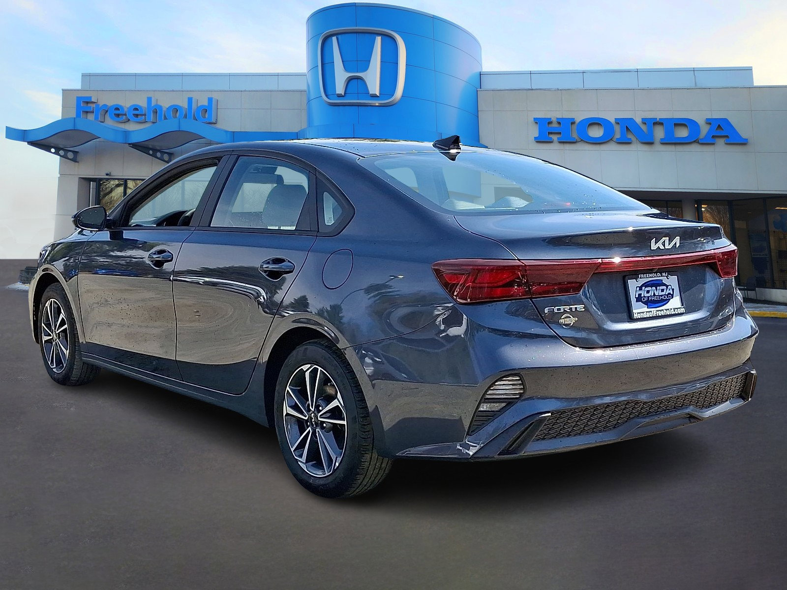 Used 2023 Kia Forte LXS w/ LXS Technology Package image 5