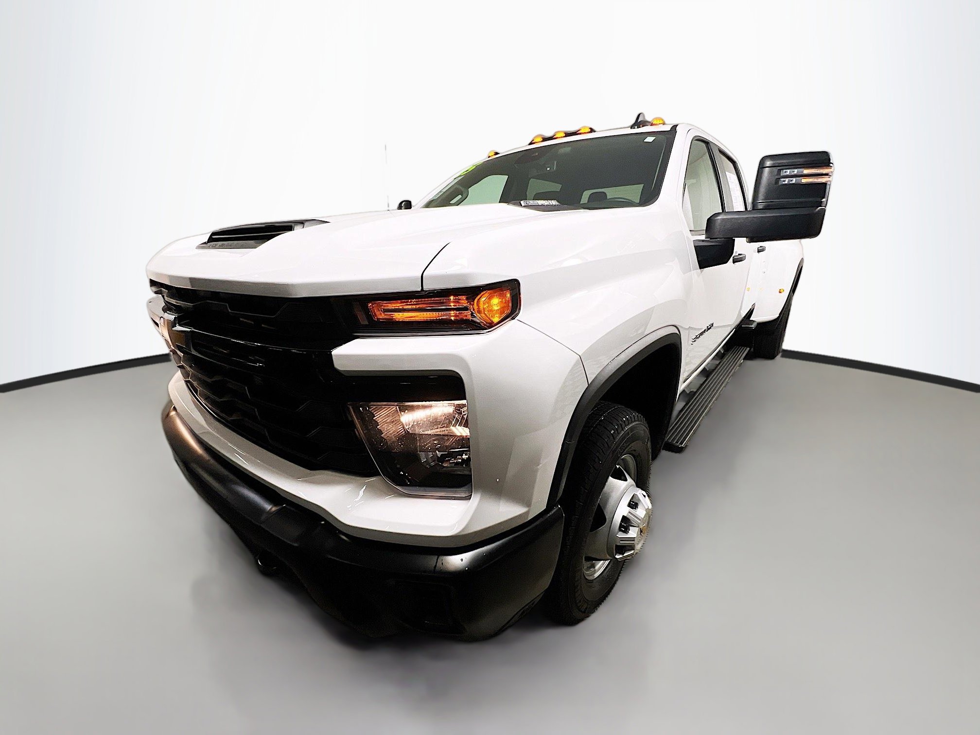 Used 2025 Chevrolet Silverado 3500 W/T image 10