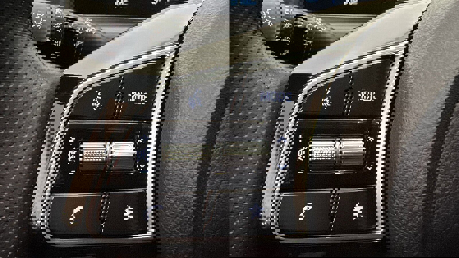 Used 2024 Kia Seltos SX w/ SX Sunroof Package image 13