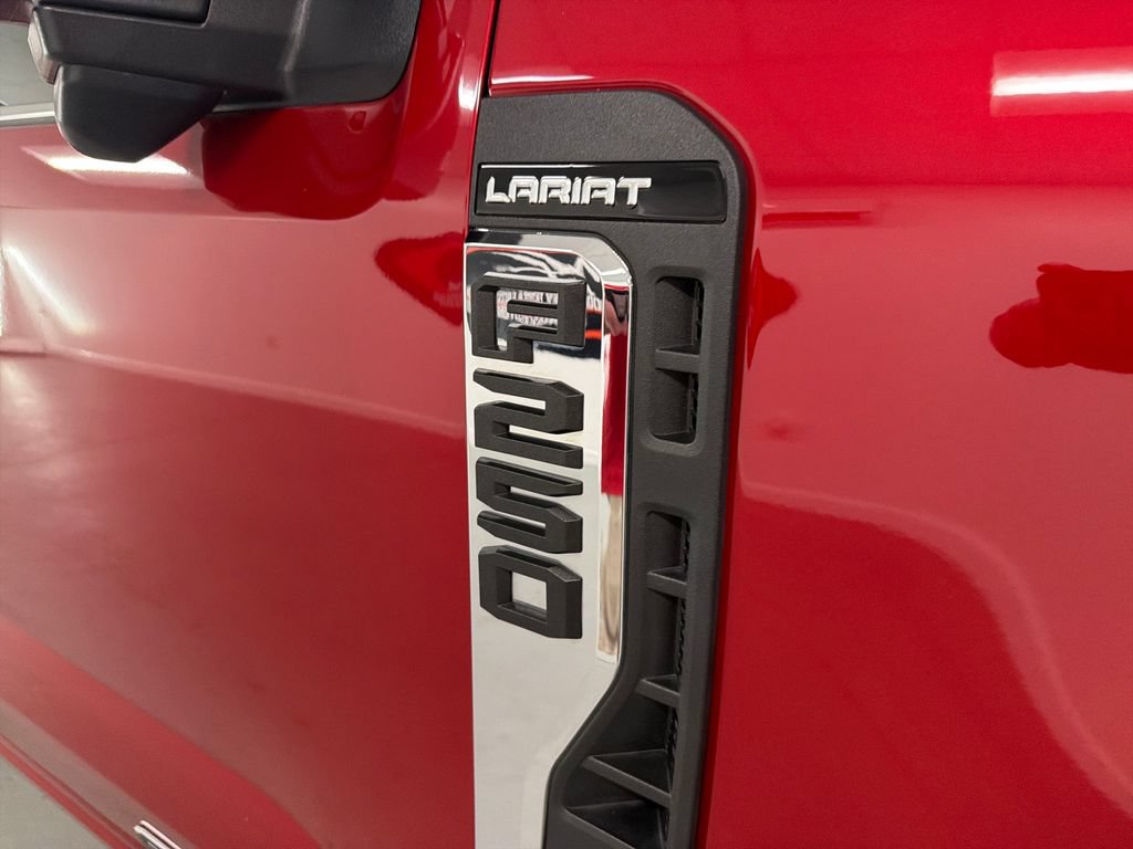 Used 2023 Ford F250 Lariat w/ Lariat Ultimate Package AWD/4WD image 6