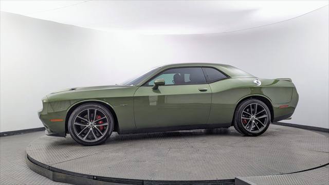 Used 2018 Dodge Challenger R/T w/ Performance Handling Group RWD image 3