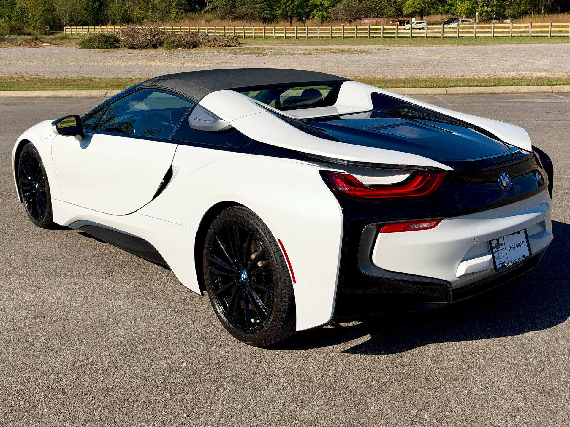 Used 2019 BMW i8 Roadster AWD/4WD image 12