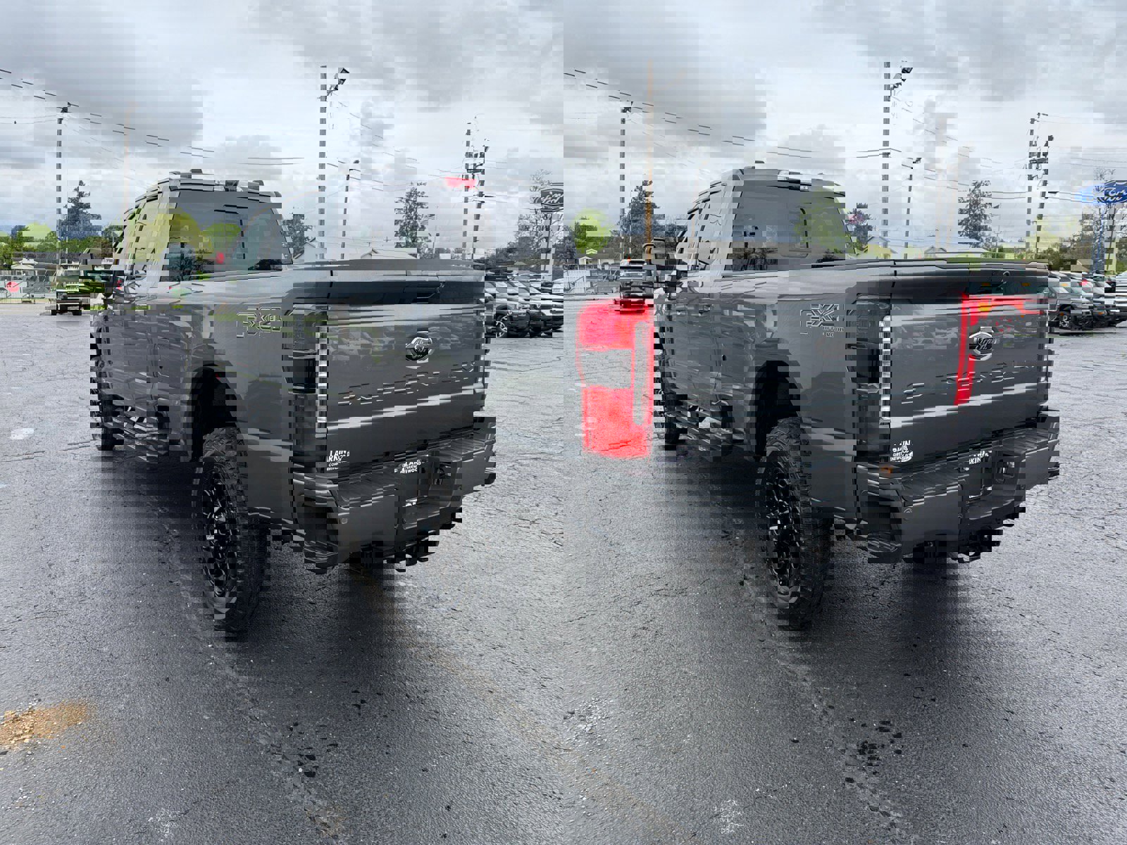 New 2025 Ford F350 XLT w/ Black Appearance Package image 5