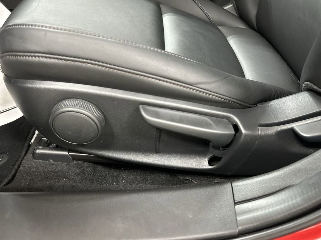 Certified 2025 MAZDA MAZDA3 s FWD image 10