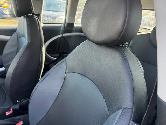 Used 2009 MINI Cooper Clubman S image 14