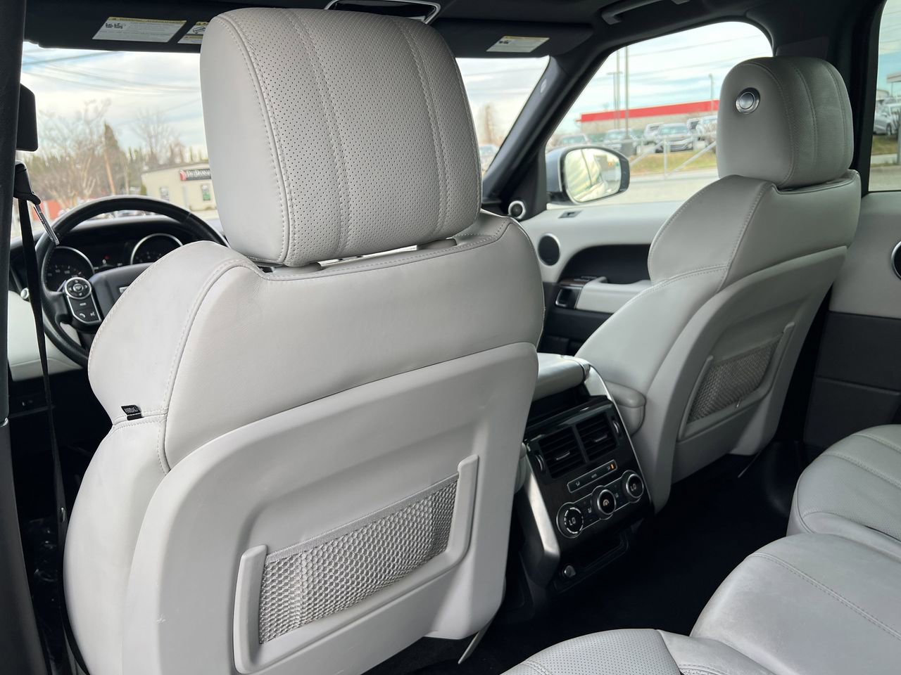 Used 2016 Land Rover Range Rover Sport HSE image 27