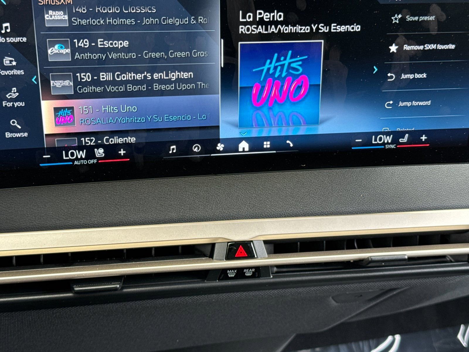 Used 2024 BMW iX xDrive50 w/ Premium Package image 25