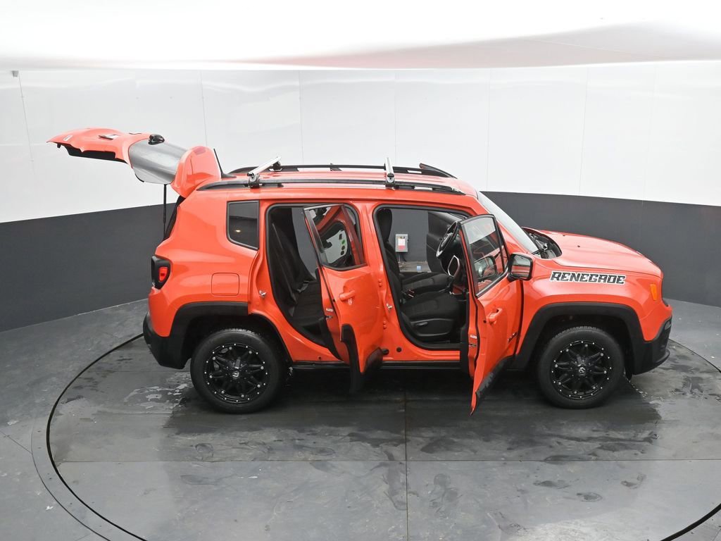 Used 2018 Jeep Renegade Latitude w/ Cold Weather Group image 55