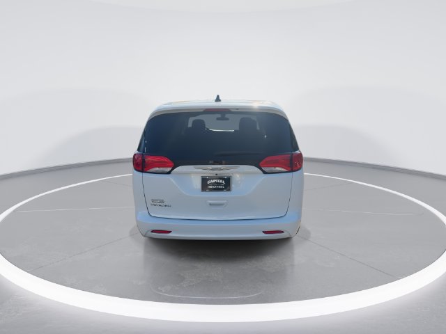 Used 2021 Chrysler Voyager LX FWD image 7