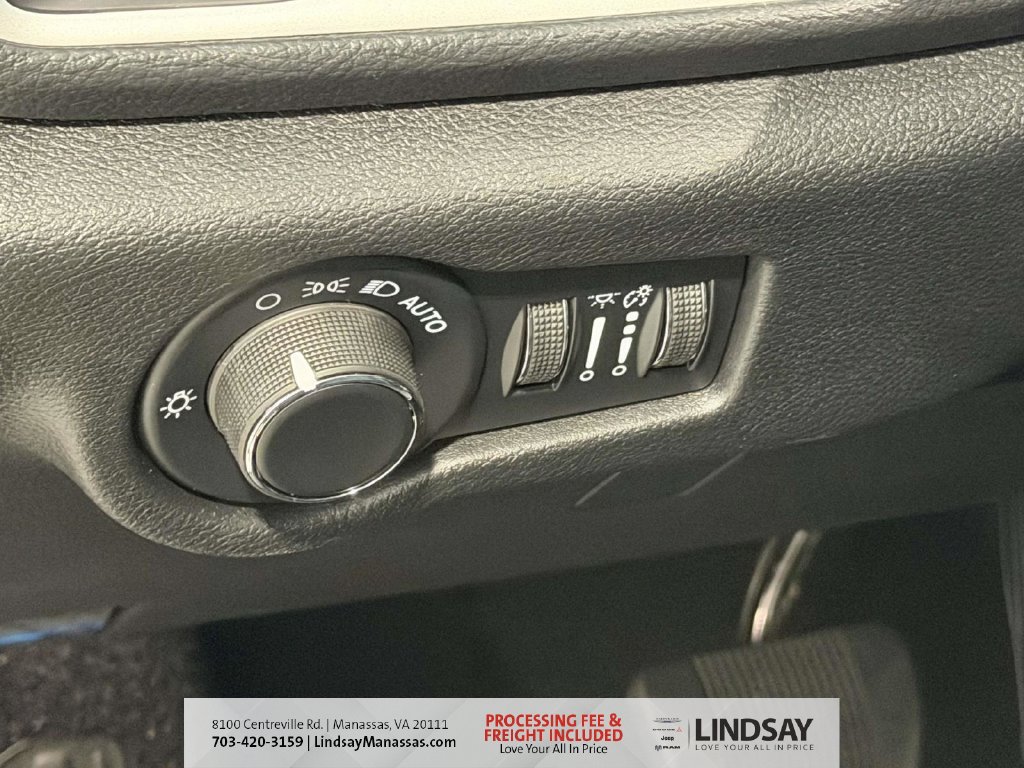 New 2027 Chrysler Pacifica Limited AWD/4WD image 31