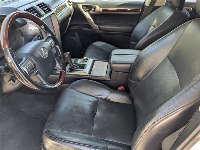 Used 2017 Lexus GX 460 Premium w/ Premium Package image 17