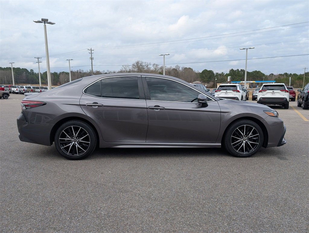 Used 2023 Toyota Camry SE w/ Convenience Package image 6