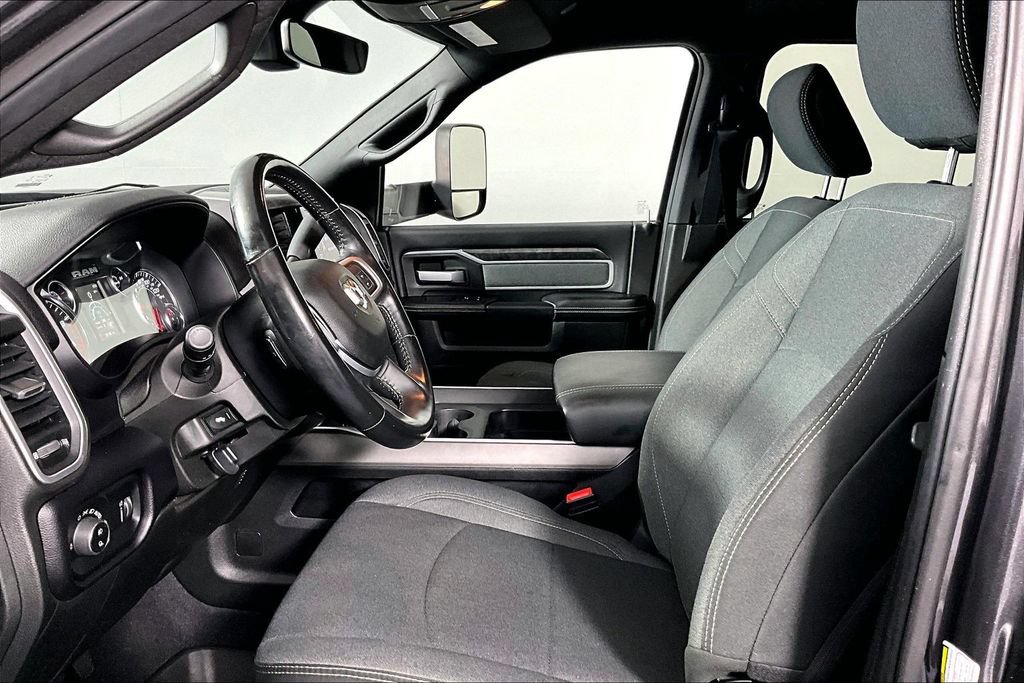 Used 2021 RAM 3500 Big Horn w/ Night Edition AWD/4WD image 13