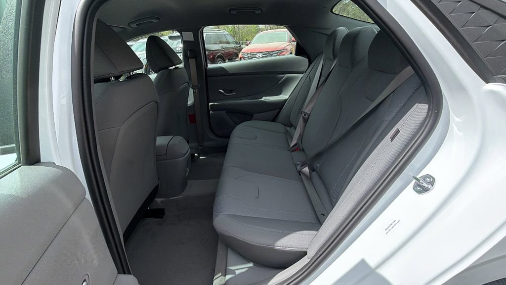 New 2026 Hyundai Elantra SE image 19
