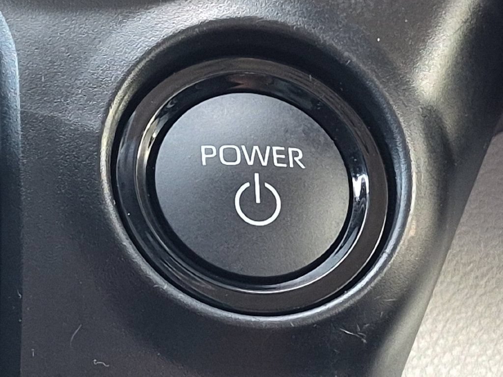 Used 2026 Toyota Sienna XLE FWD image 30