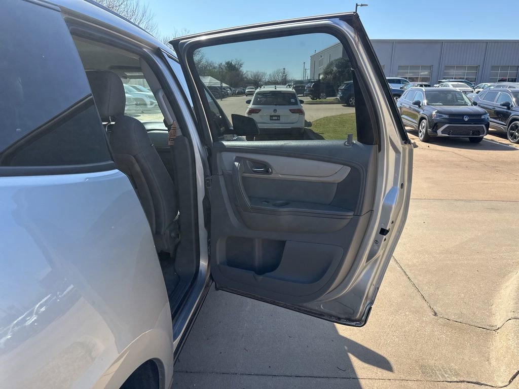 Used 2015 Chevrolet Traverse LS image 15