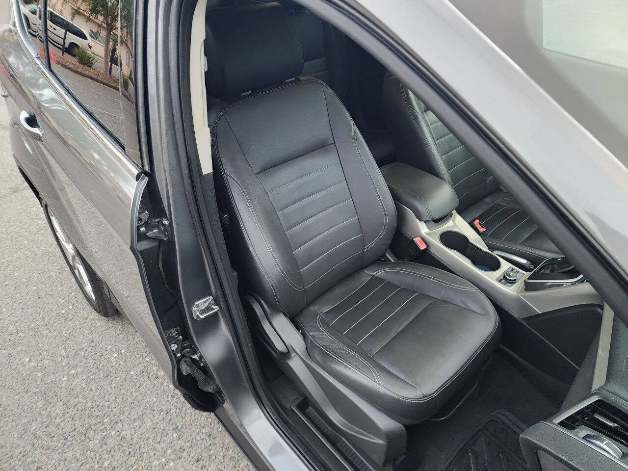 Used 2013 Ford Escape SEL image 24