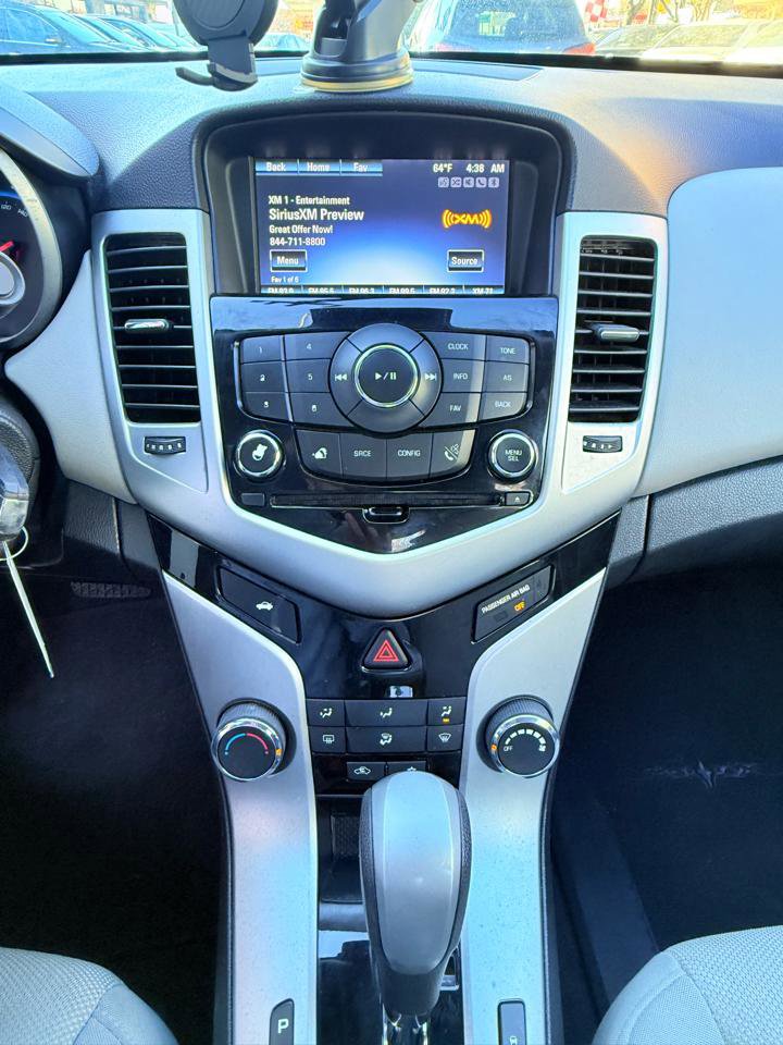 Used 2016 Chevrolet Cruze LT image 18