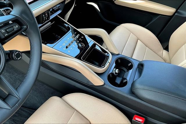 Used 2026 Porsche Cayenne image 18