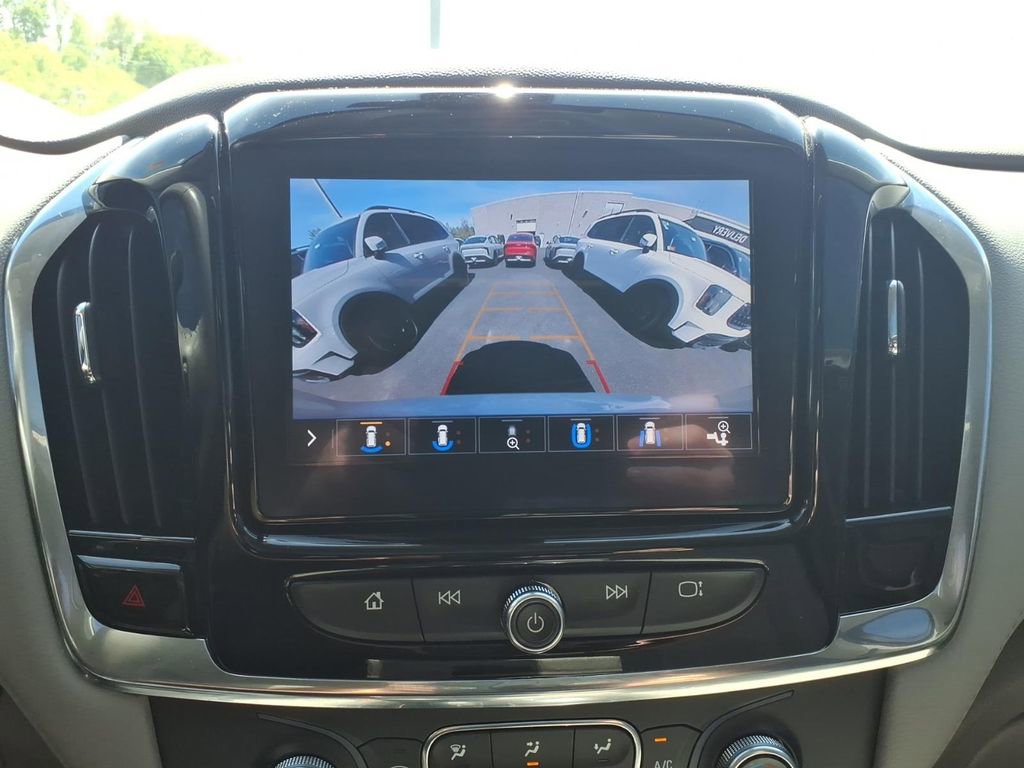 Used 2021 Chevrolet Traverse LT w/ LT Premium Package AWD/4WD image 22