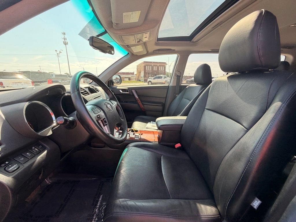 Used 2012 Toyota Highlander Limited FWD image 11