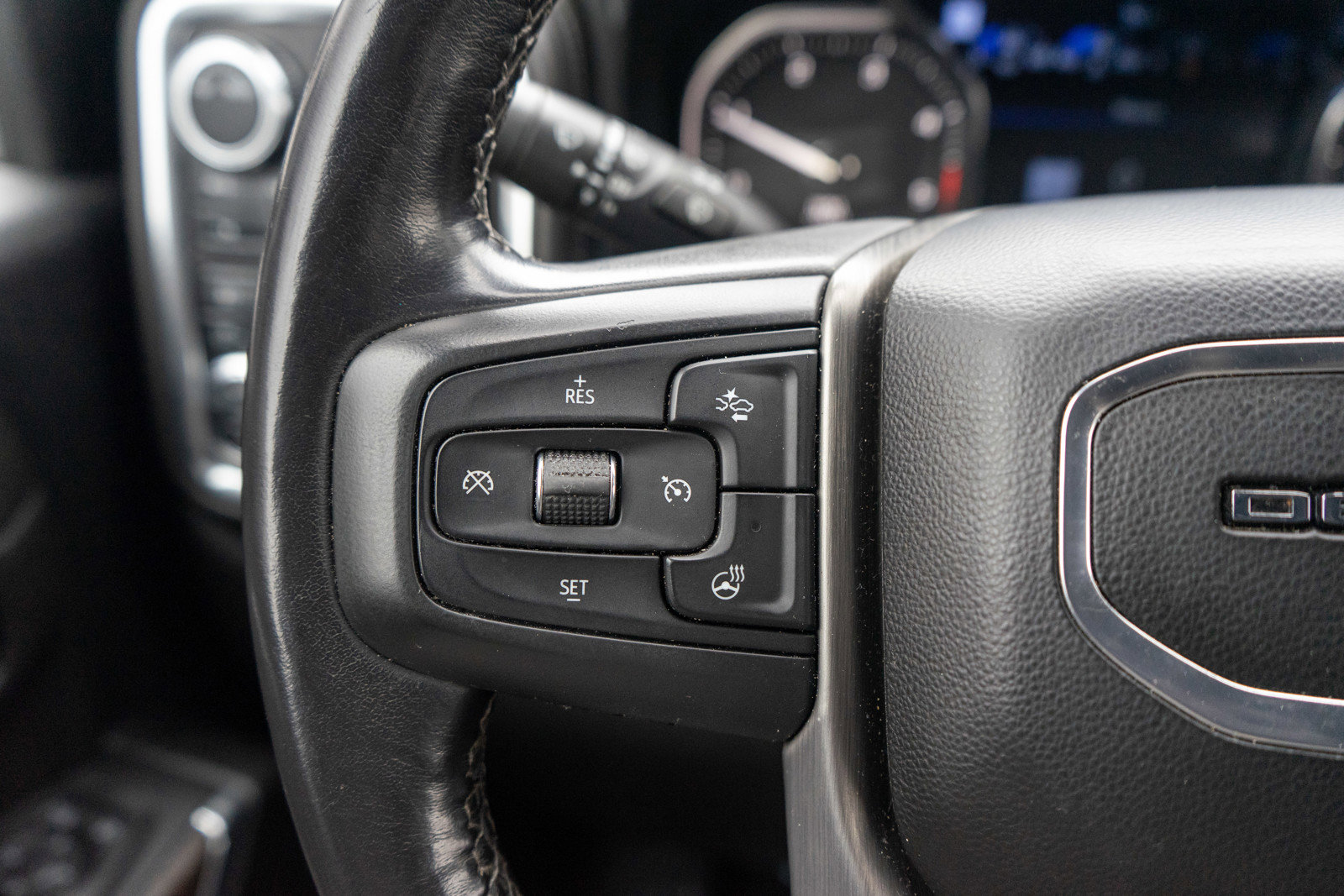 Used 2022 GMC Sierra 3500 Denali w/ Denali Ultimate Package image 22