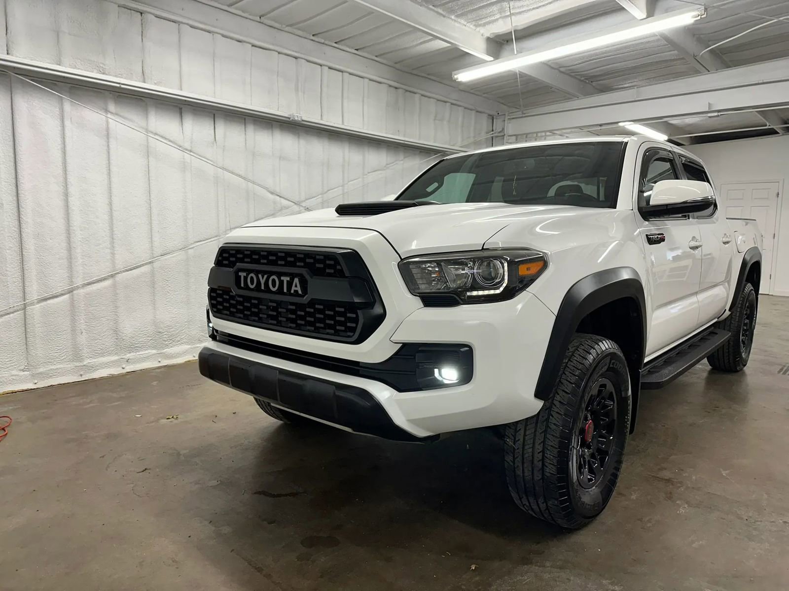 Used 2017 Toyota Tacoma TRD Pro AWD/4WD image 11