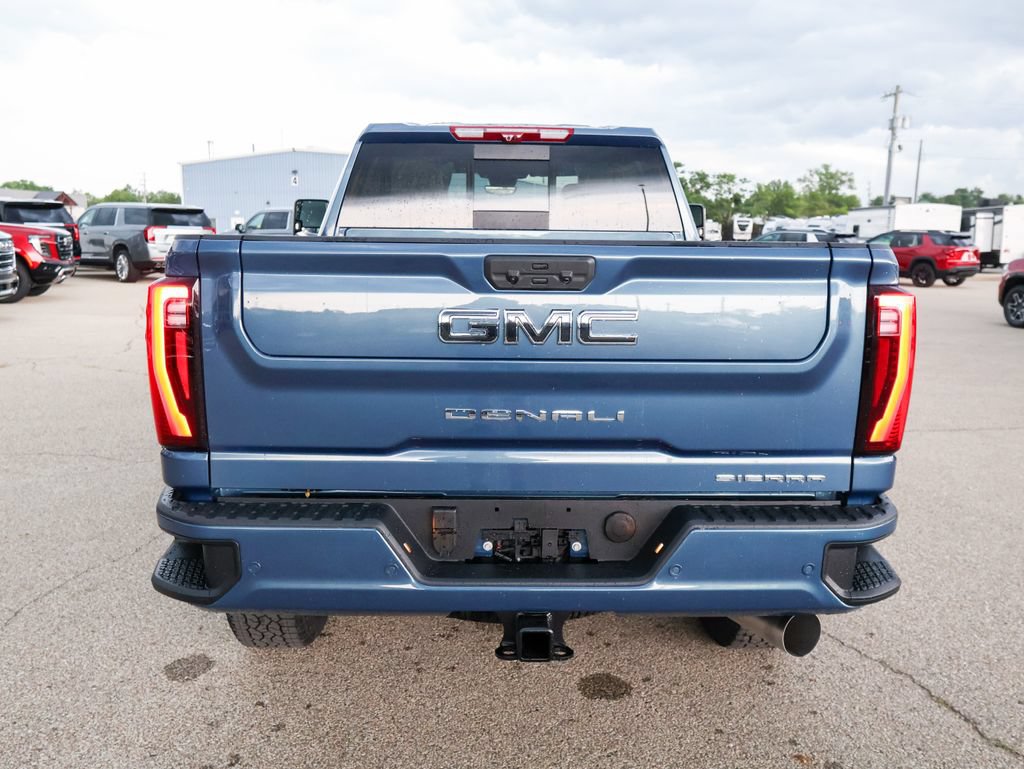 New 2026 GMC Sierra 3500 Denali Ultimate w/ LPO, Black Badging Package AWD/4WD image 4