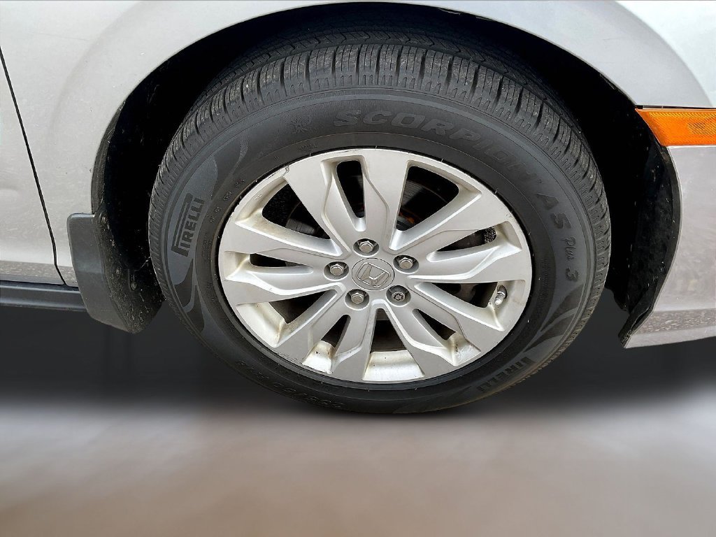 Used 2018 Honda Odyssey LX image 32