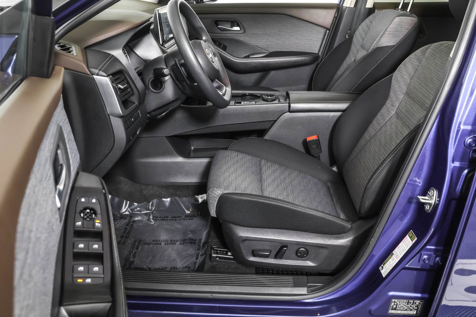 Used 2023 Nissan Rogue SV image 32