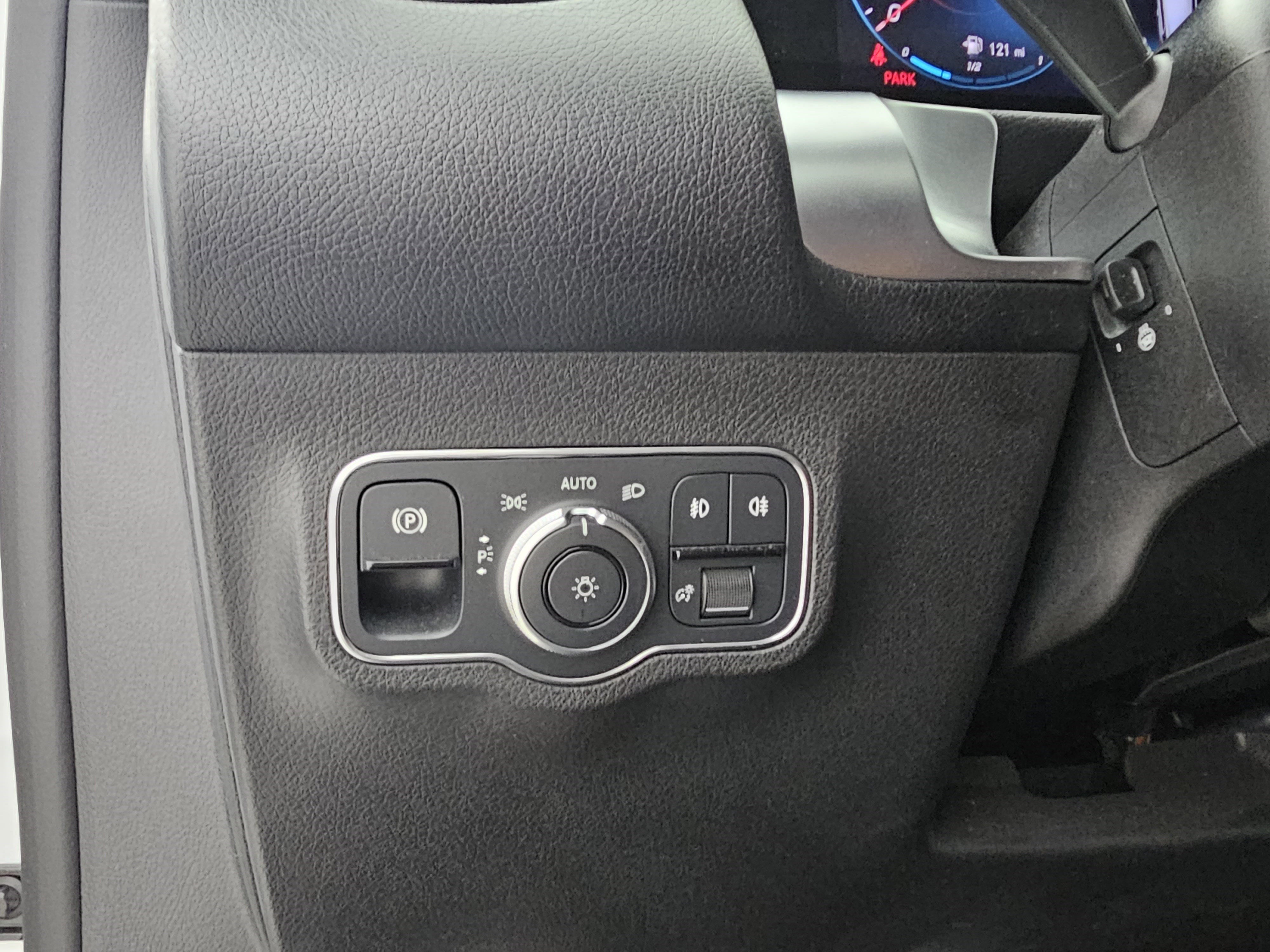 Certified 2022 Mercedes-Benz GLB 250 4MATIC image 8