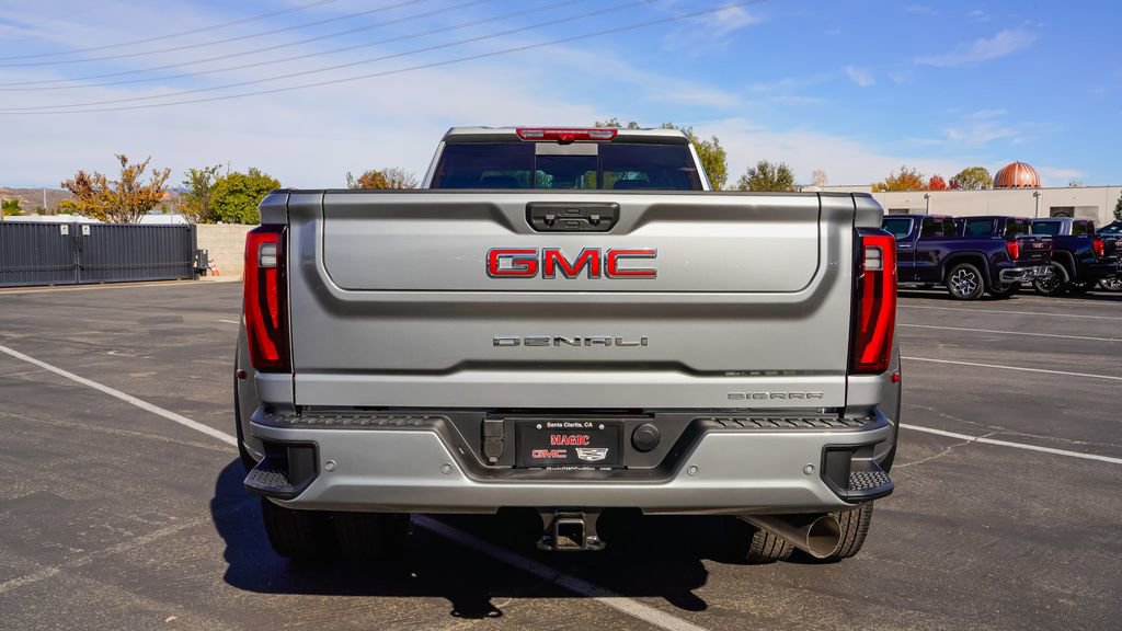 New 2026 GMC Sierra 3500 Denali w/ Denali Reserve Package image 9