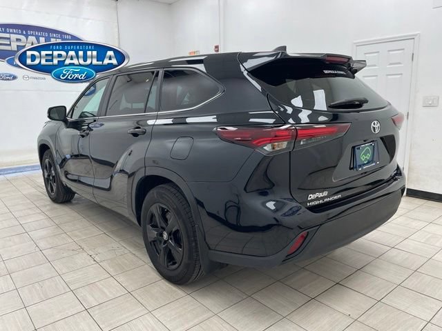 Used 2024 Toyota Highlander LE AWD/4WD image 24