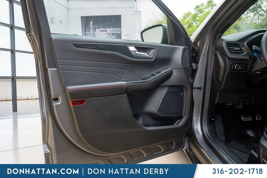 Used 2024 Ford Escape ST-Line Select w/ Tech Pack #1 AWD/4WD image 14