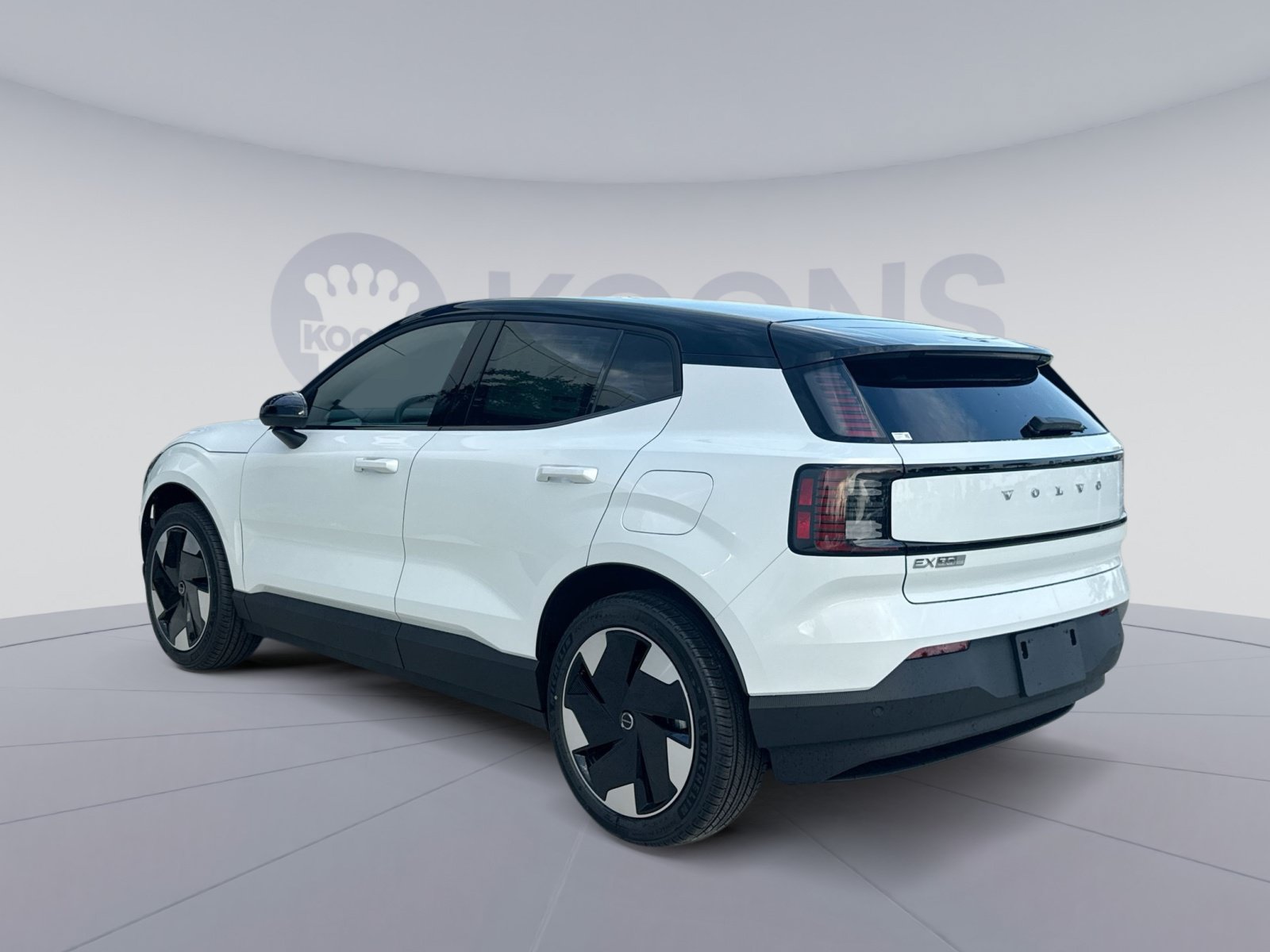 New 2026 Volvo EX30 Plus w/ Protection Package Premier RWD image 4