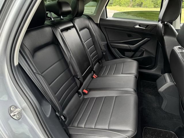Used 2022 Volkswagen Jetta SE w/ Panoramic Sunroof Package FWD image 27
