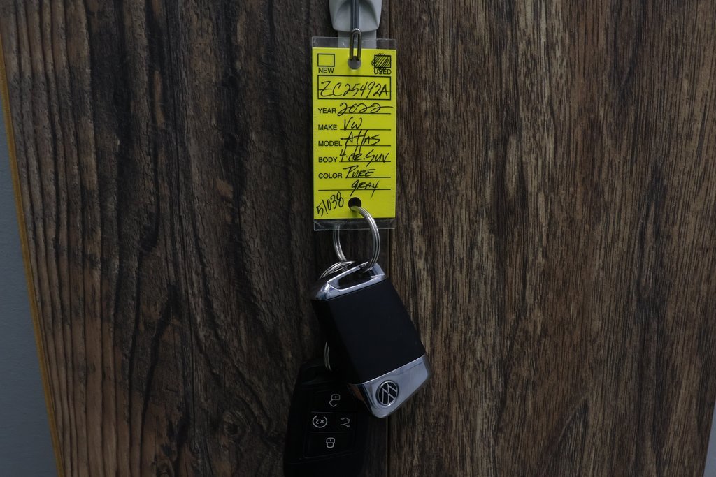 Used 2022 Volkswagen Atlas Cross Sport SEL Premium R-Line image 36