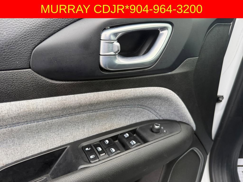 Certified 2024 Jeep Compass Latitude image 19