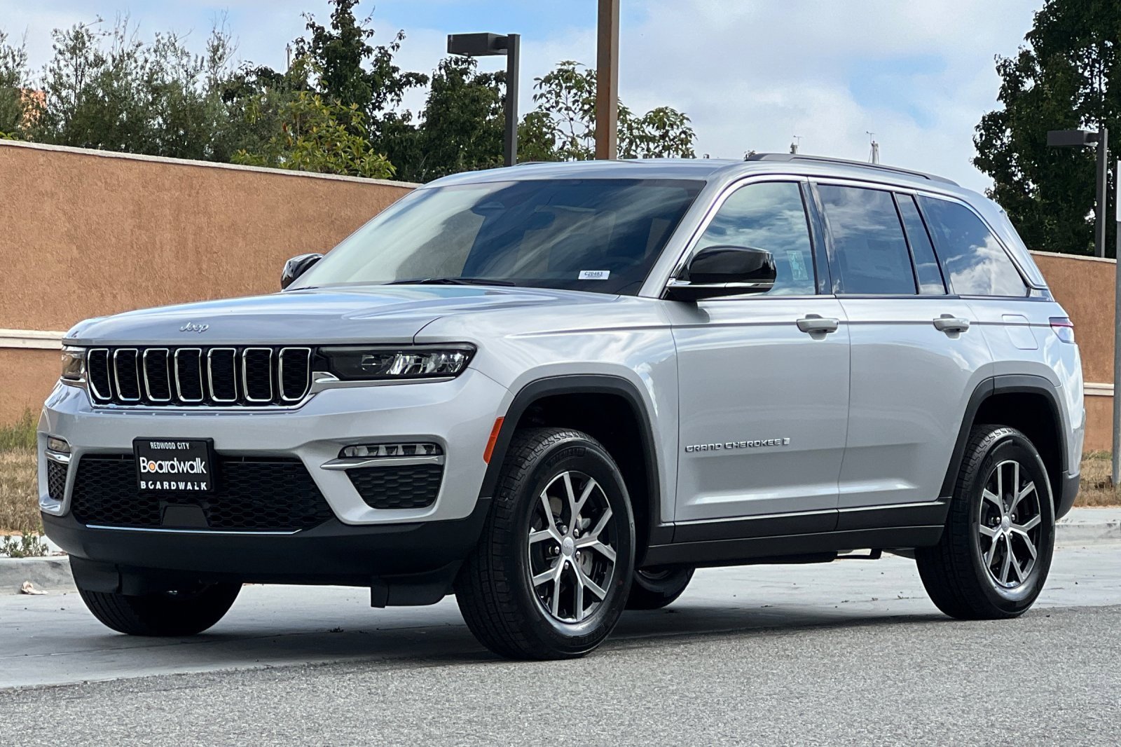 New 2025 Jeep Grand Cherokee Limited image 8