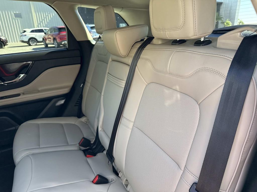 New 2026 Lincoln Corsair Premiere image 13